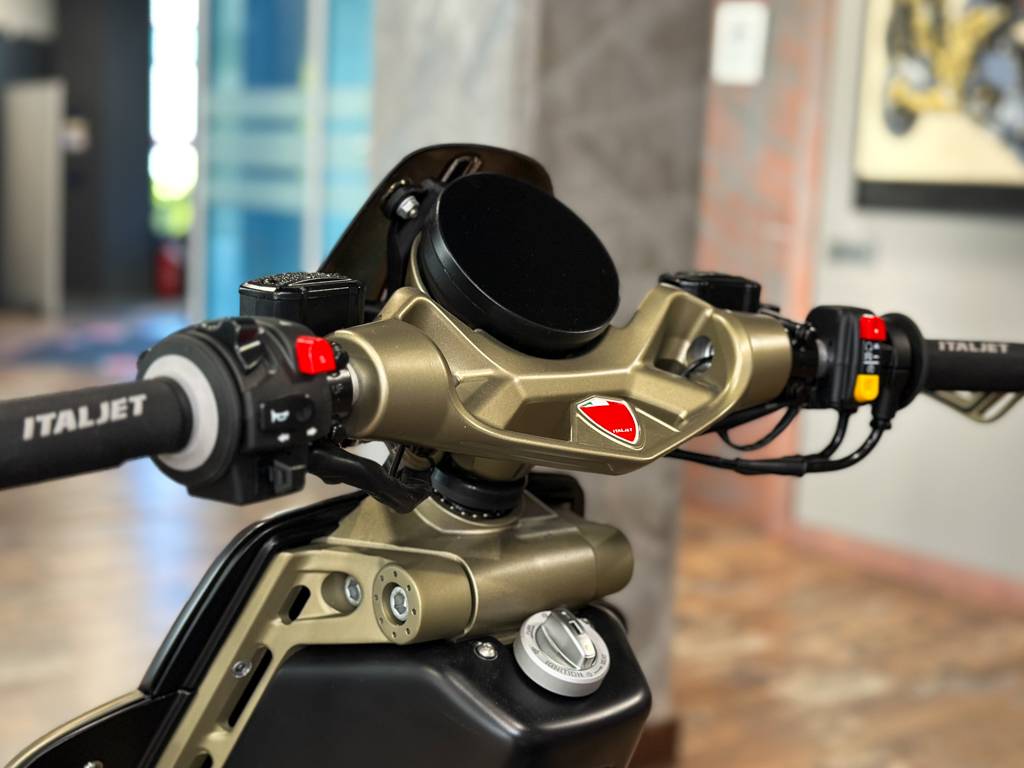 roadster400-5_original_copy_1